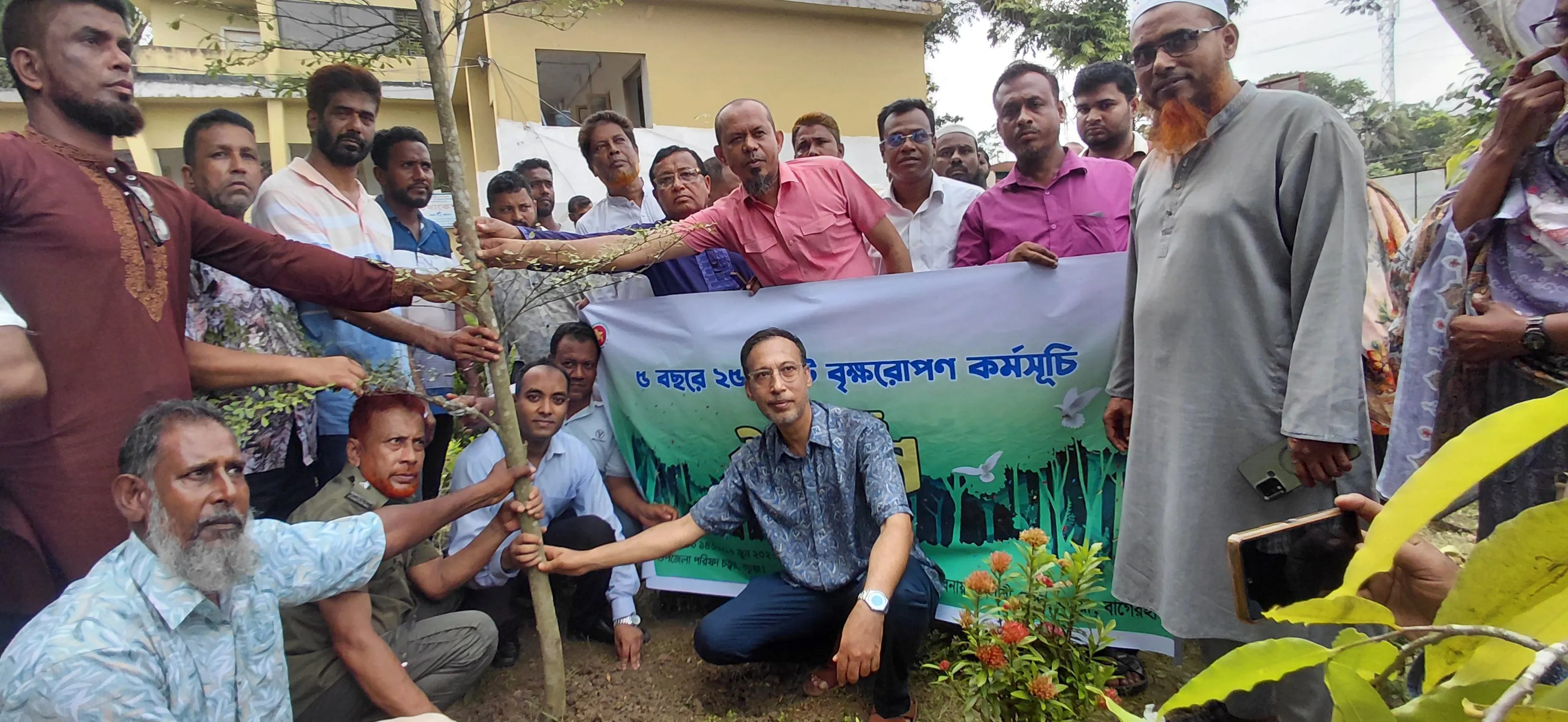 বাগেরহাটের কচুয়ায় বৃক্ষরোপণ কর্মসূচির উদ্বোধন