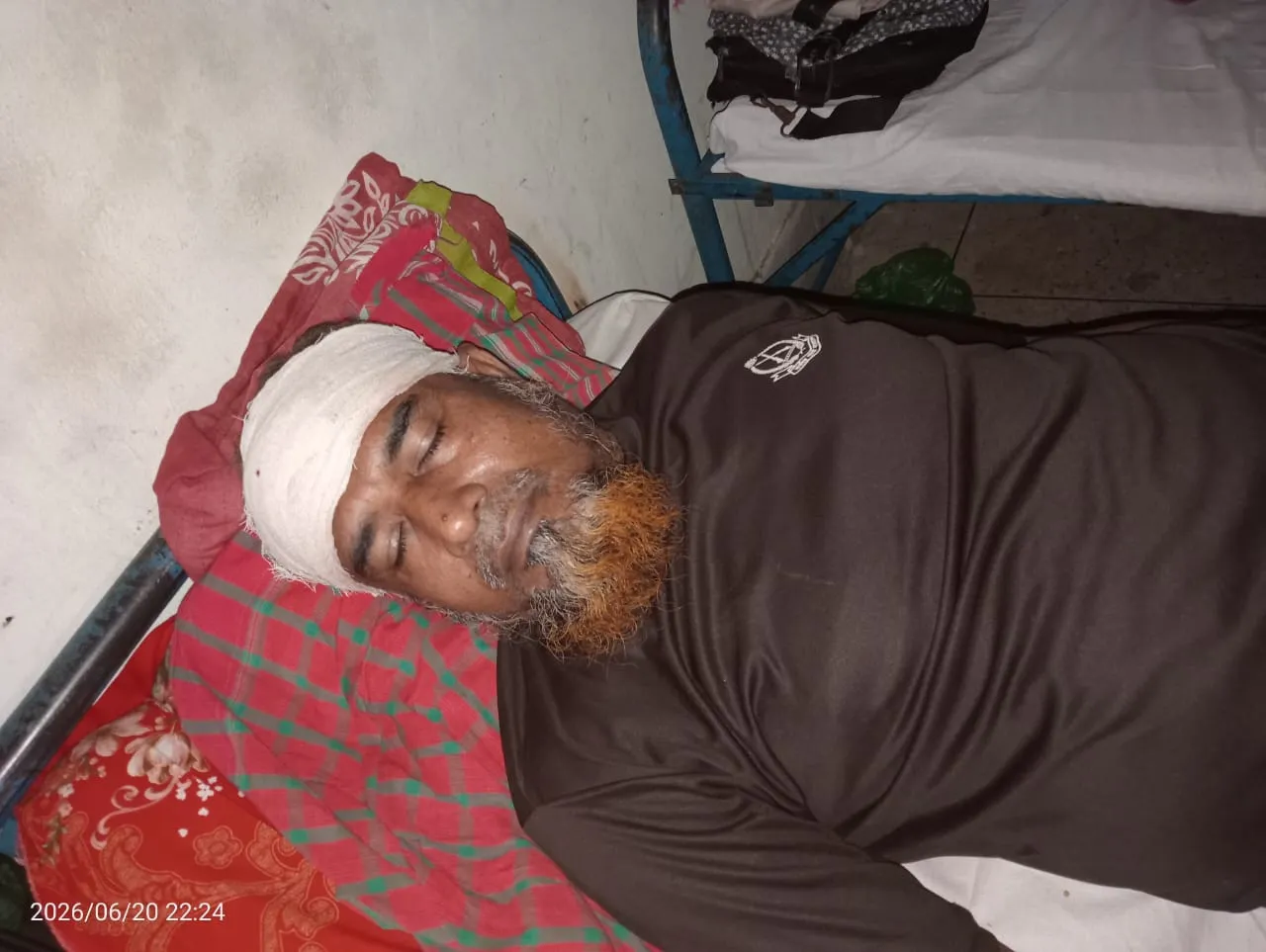 বাগেরহাটে বিজিবি সদস্যকে কুপিয়ে জখম: মামলা করায় বাদীকে প্রাণনাশের হুমকি